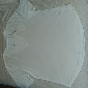 Women's Size M, A New Day brand V-neck Tee.  White.  NWT.